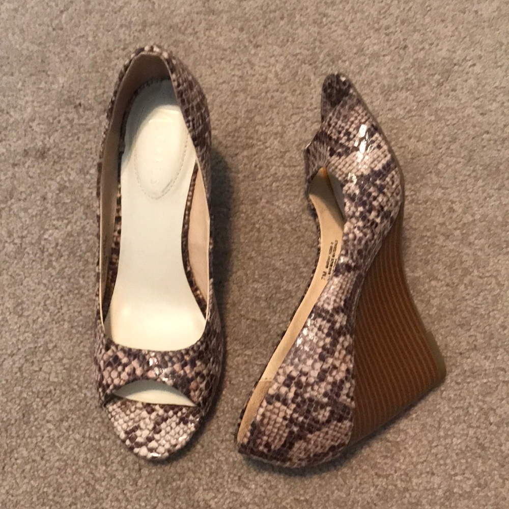 Snake skin print wedges! Brand new, never worn!